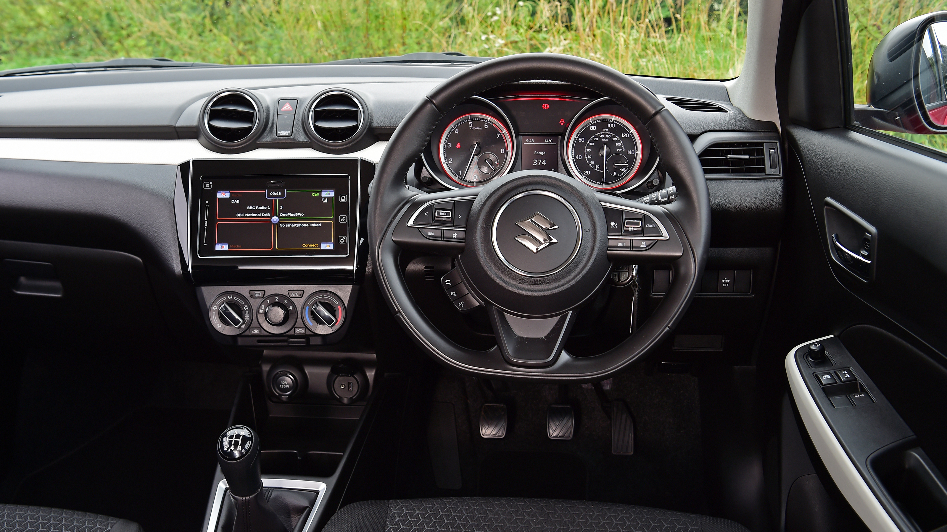 Suzuki Swift - interior