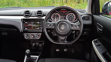 Suzuki Swift - interior
