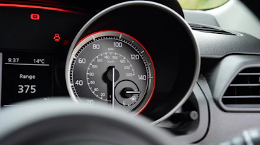 Suzuki Swift - dials