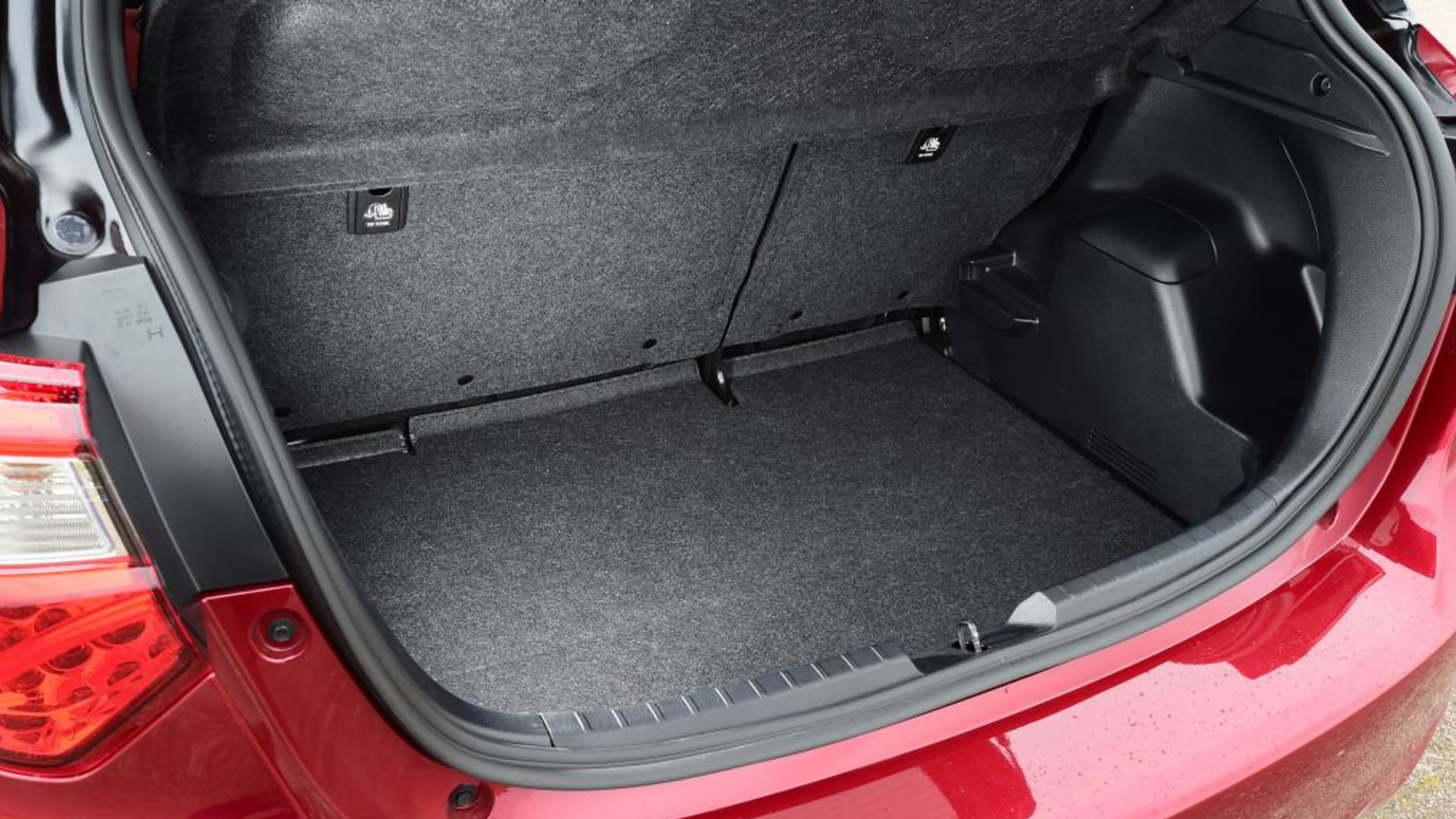 Toyota Yaris Mk3 - boot