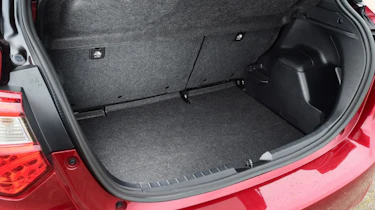 Toyota Yaris Mk3 - boot