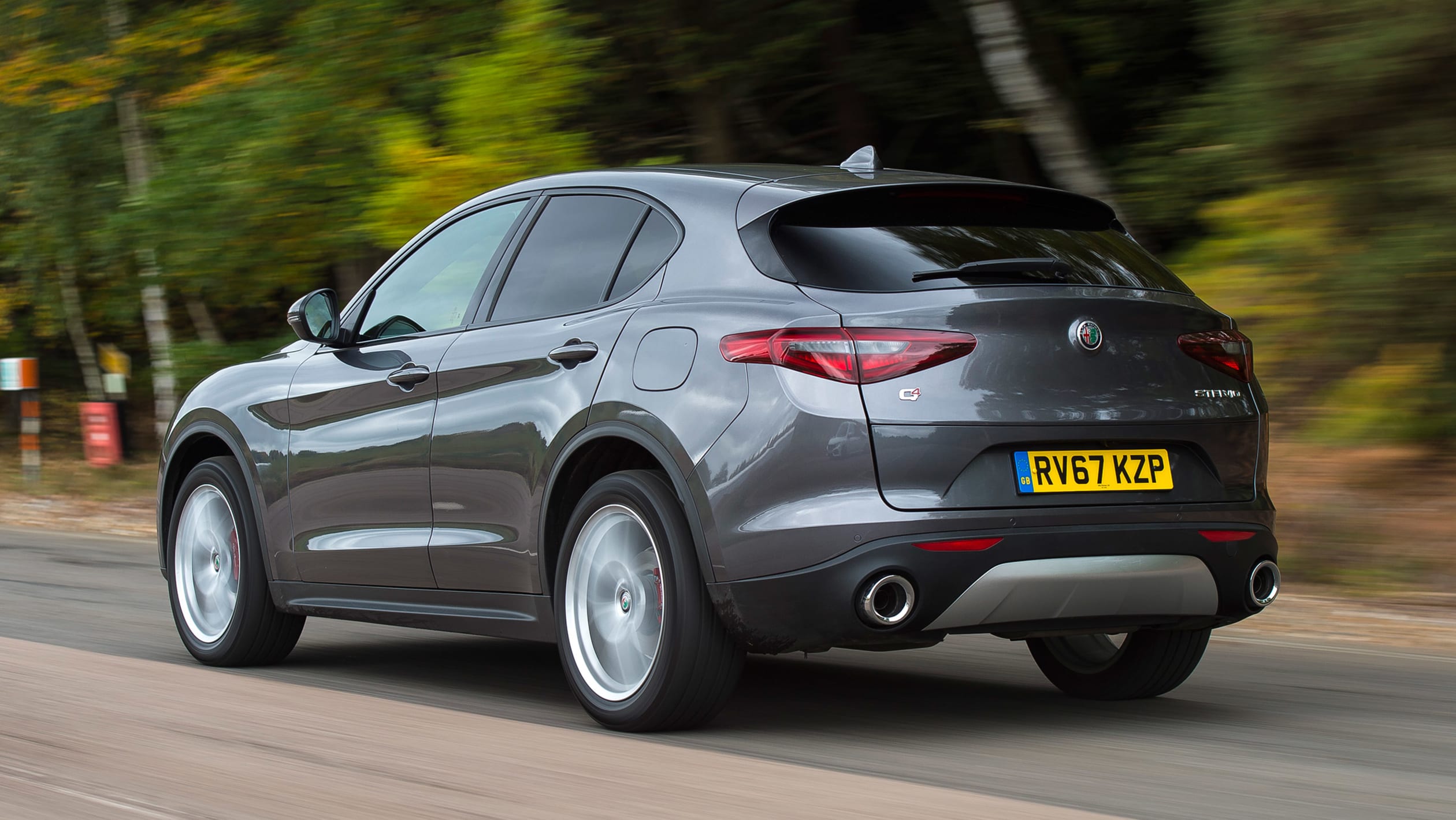 Used Alfa Romeo Stelvio - rear tracking