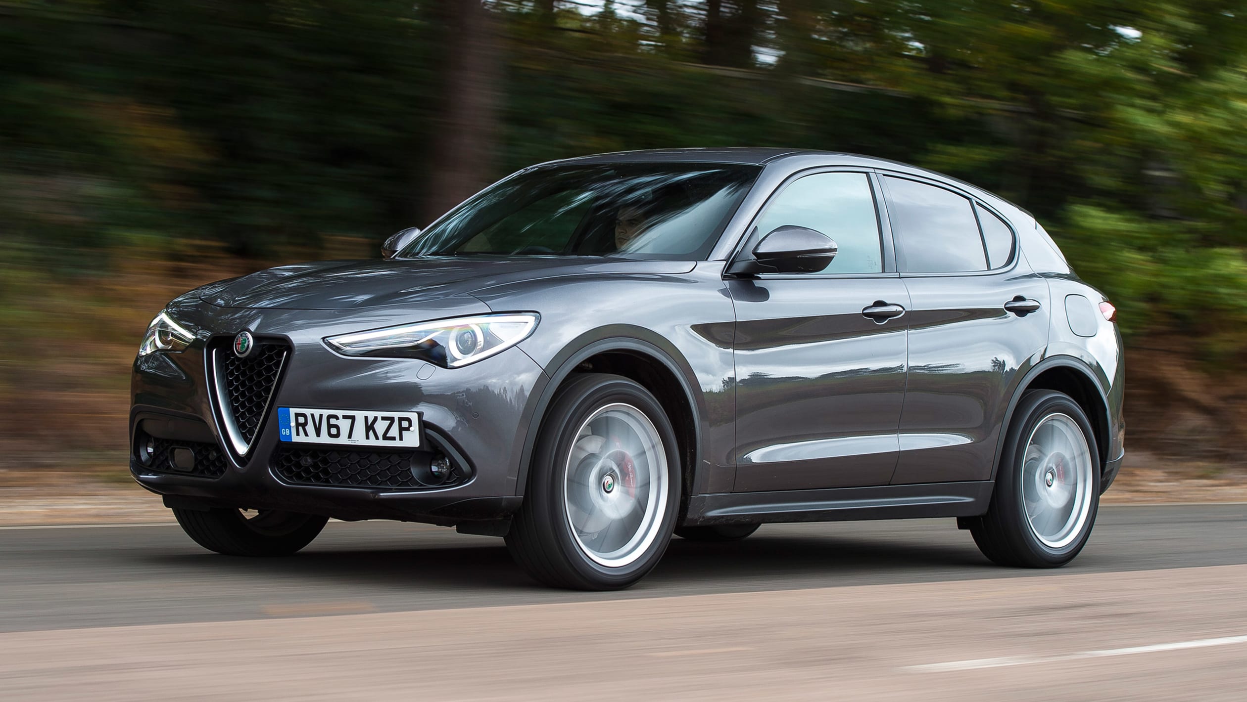 Used Alfa Romeo Stelvio - front tracking