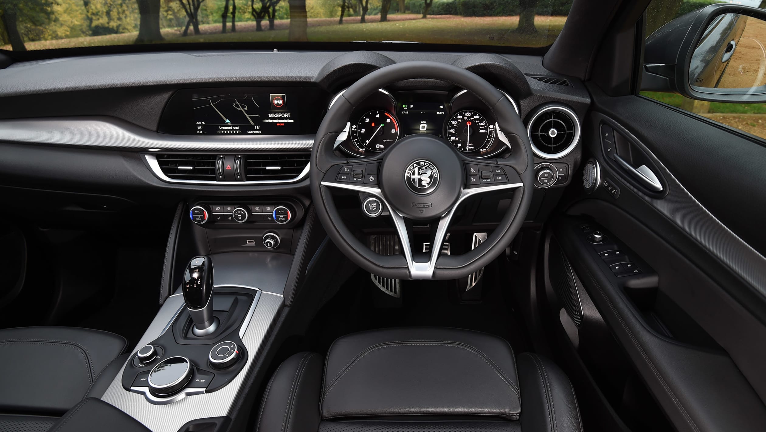 Used Alfa Romeo Stelvio - dash