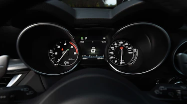 Used Alfa Romeo Stelvio - dials