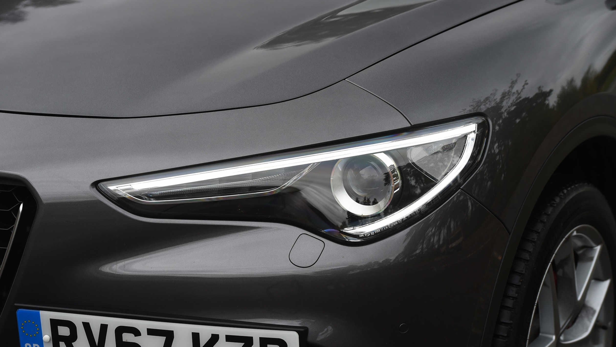 Used Alfa Romeo Stelvio - front light
