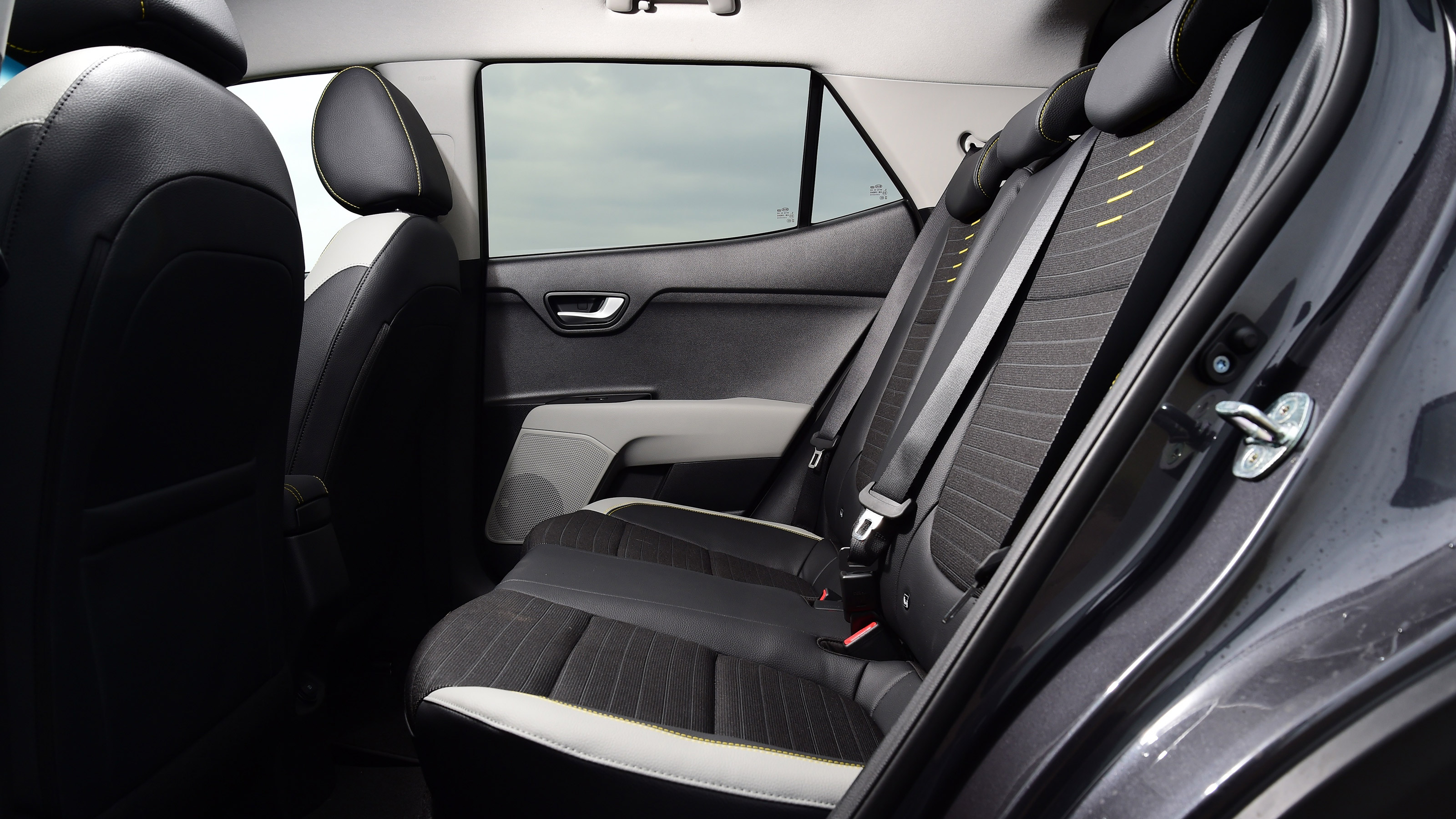 Used Kia Stonic Mk1 - rear seats