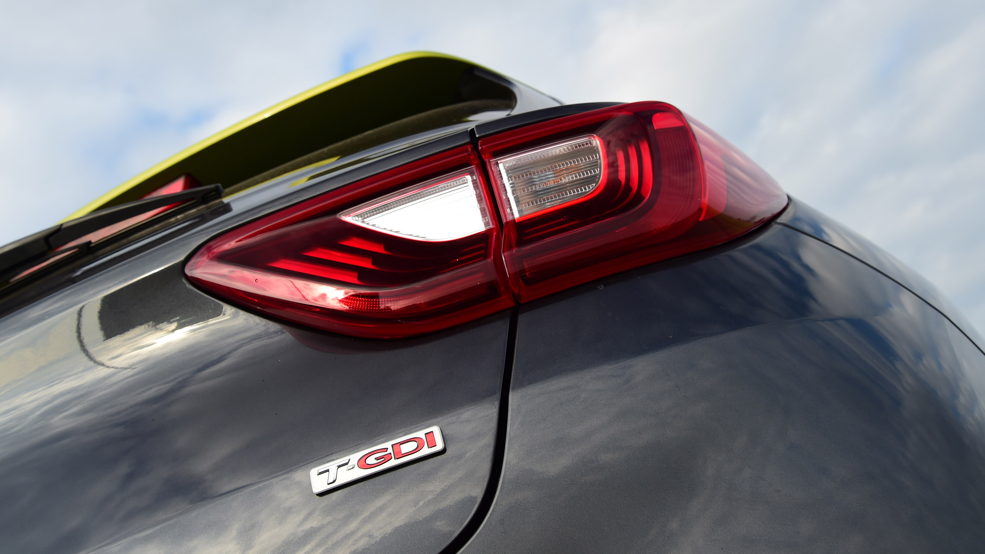 Used Kia Stonic Mk1 - rear light