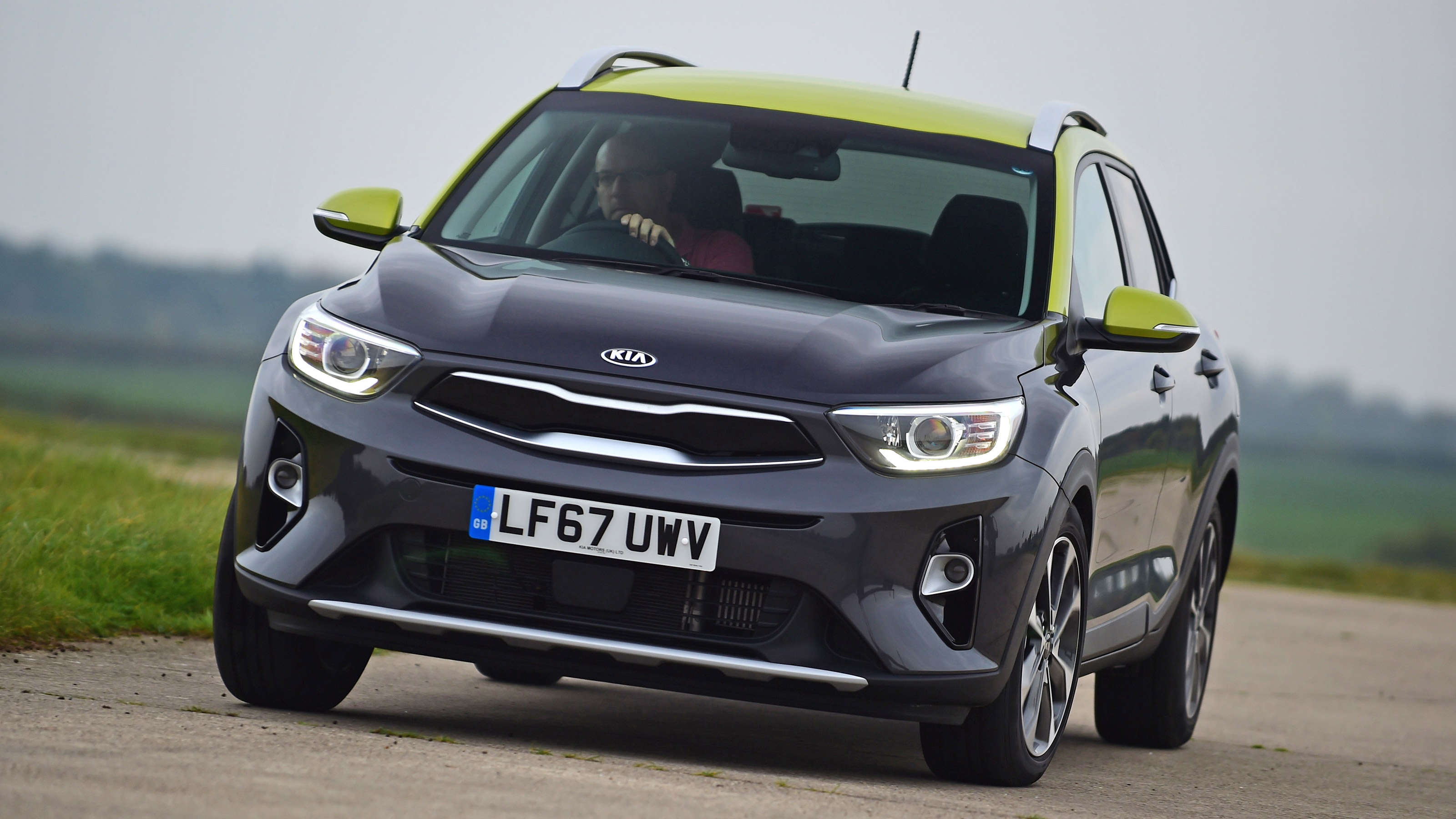 Used Kia Stonic Mk1 - front cornering
