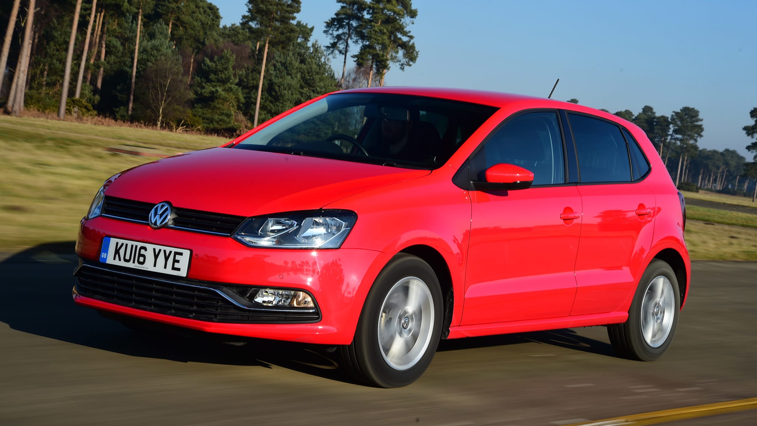 Used Volkswagen Polo Mk5 - front tracking