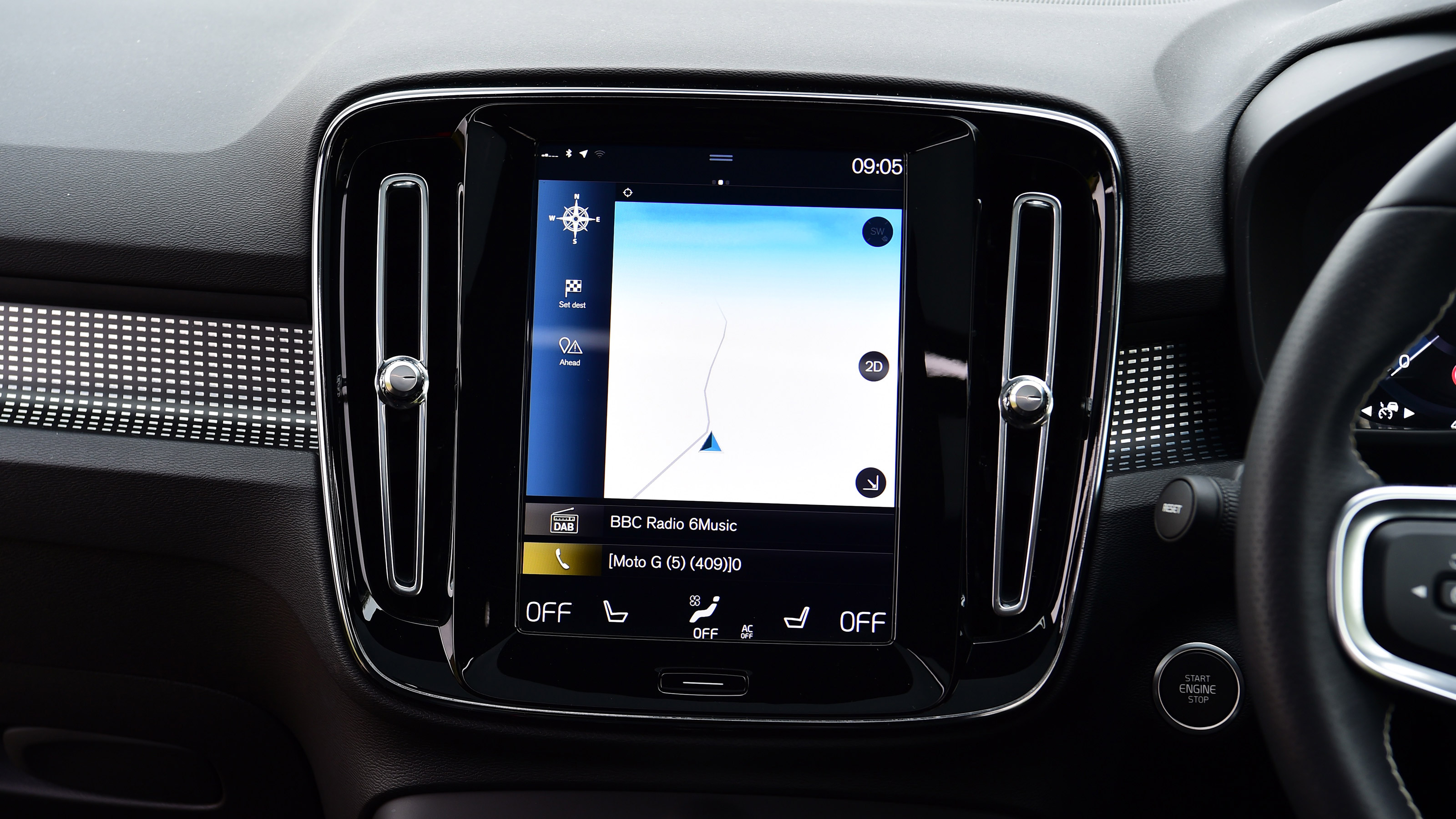 Used Volvo XC40 - sat-nav