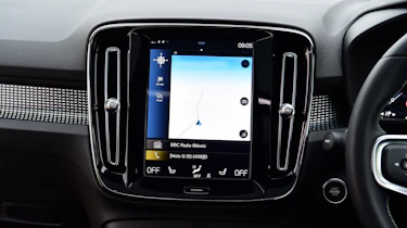 Used Volvo XC40 - sat-nav