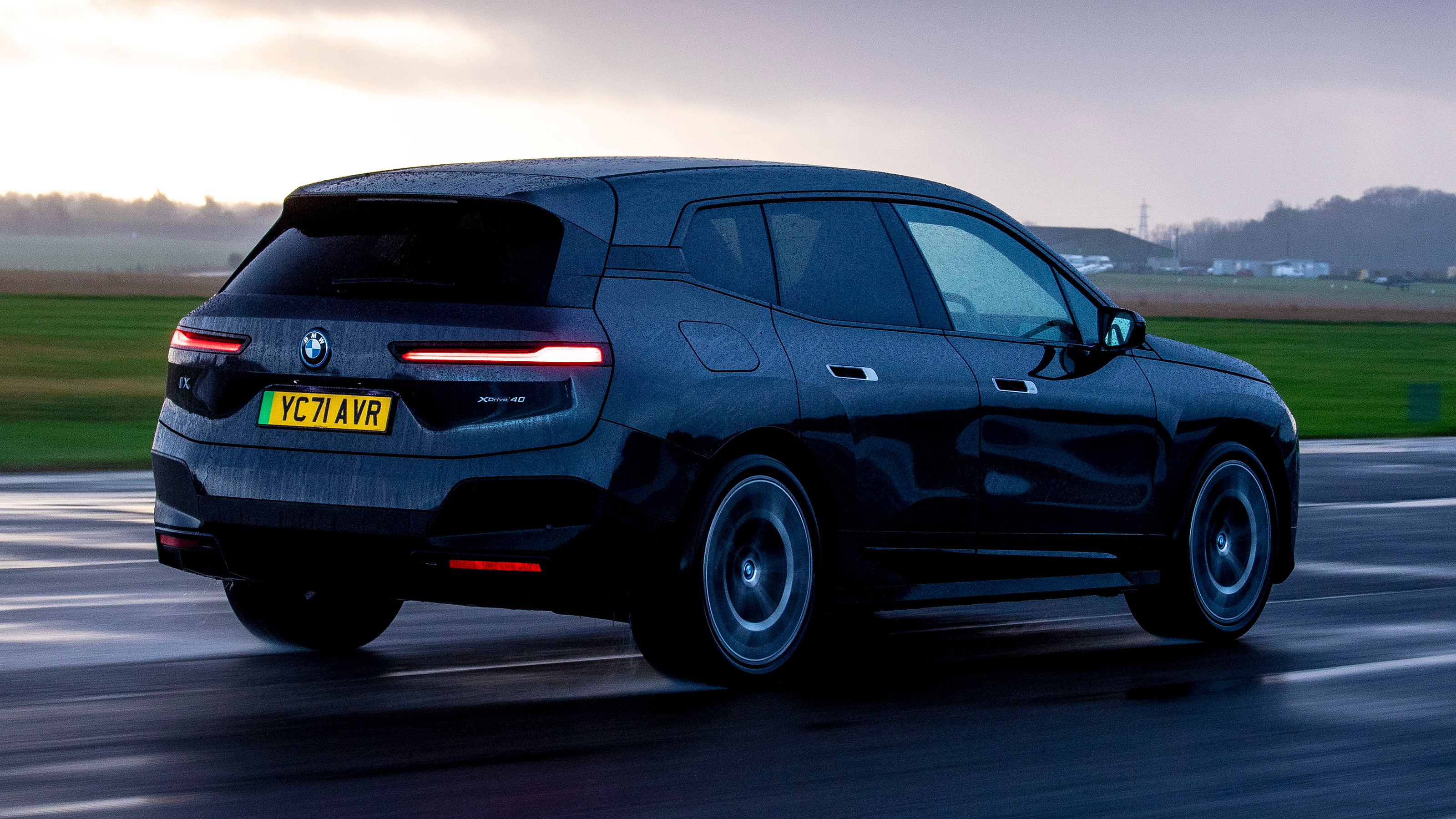 BMW iX - rear