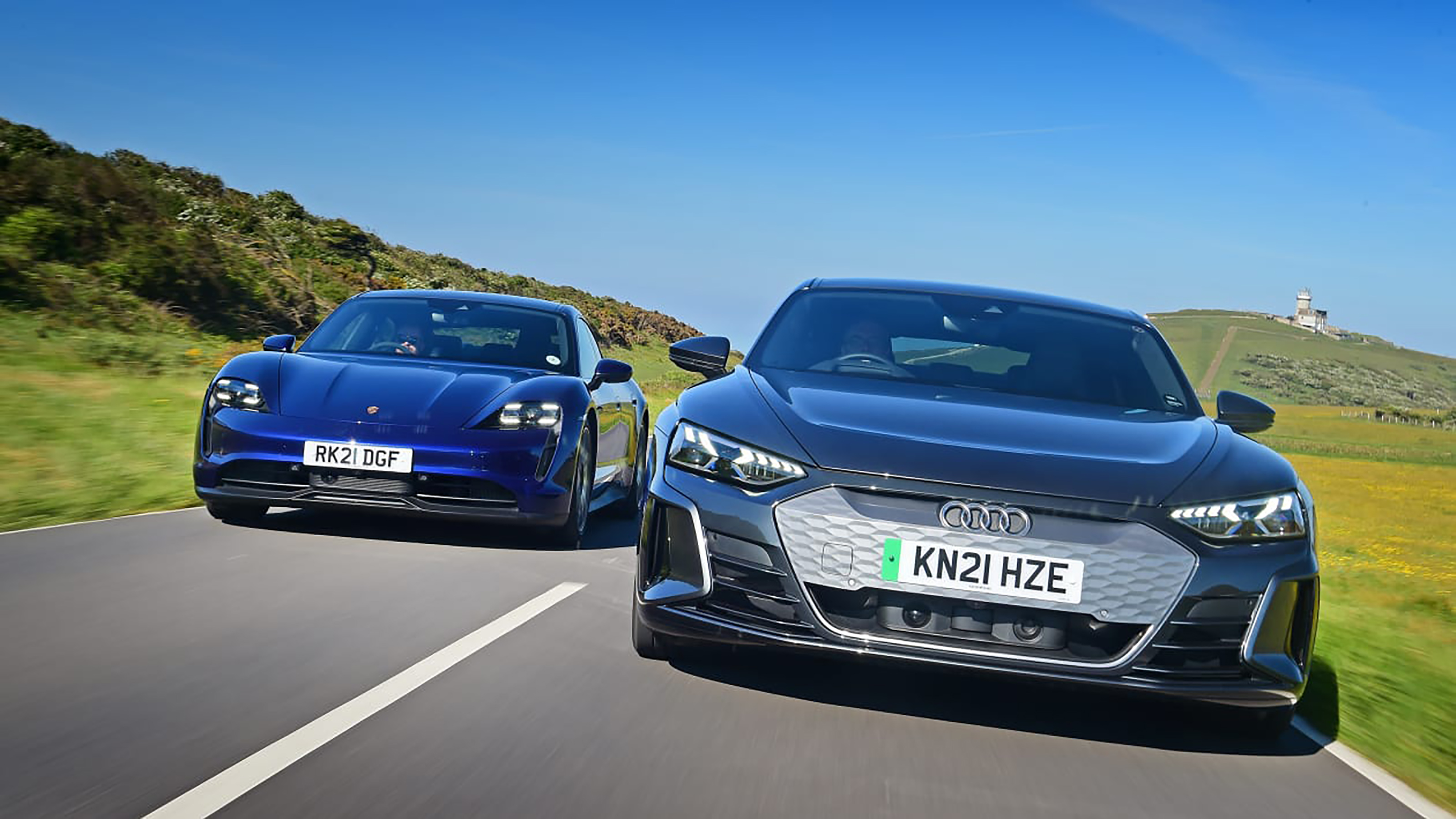 Audi e-tron GT vs Porsche Taycan