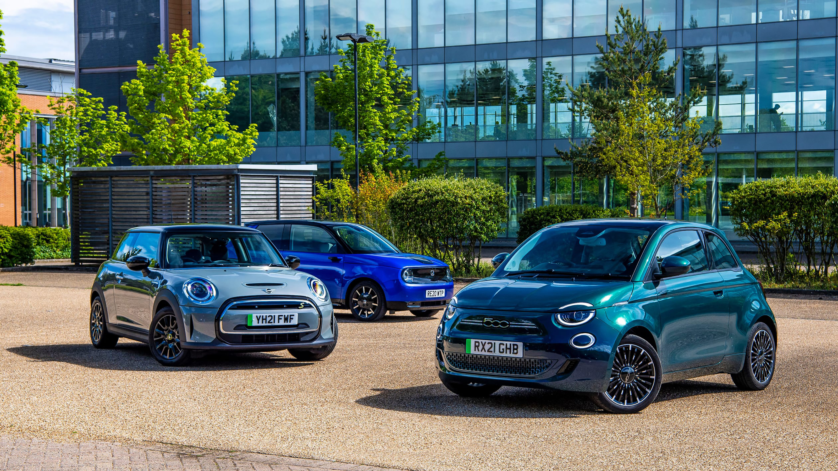 Fiat 500 vs MINI Electric vs Honda e
