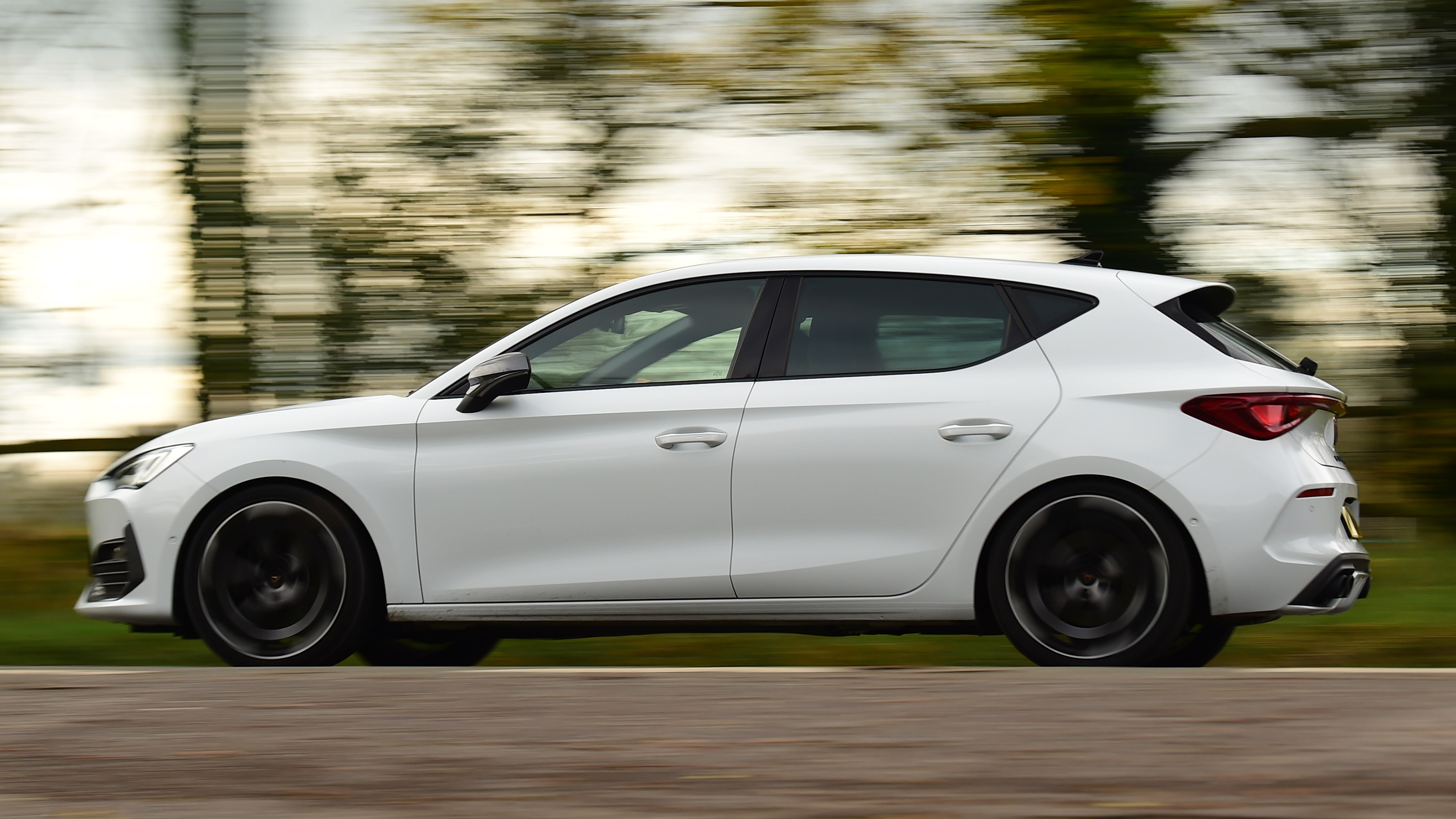 Cupra Leon long termer first report - side