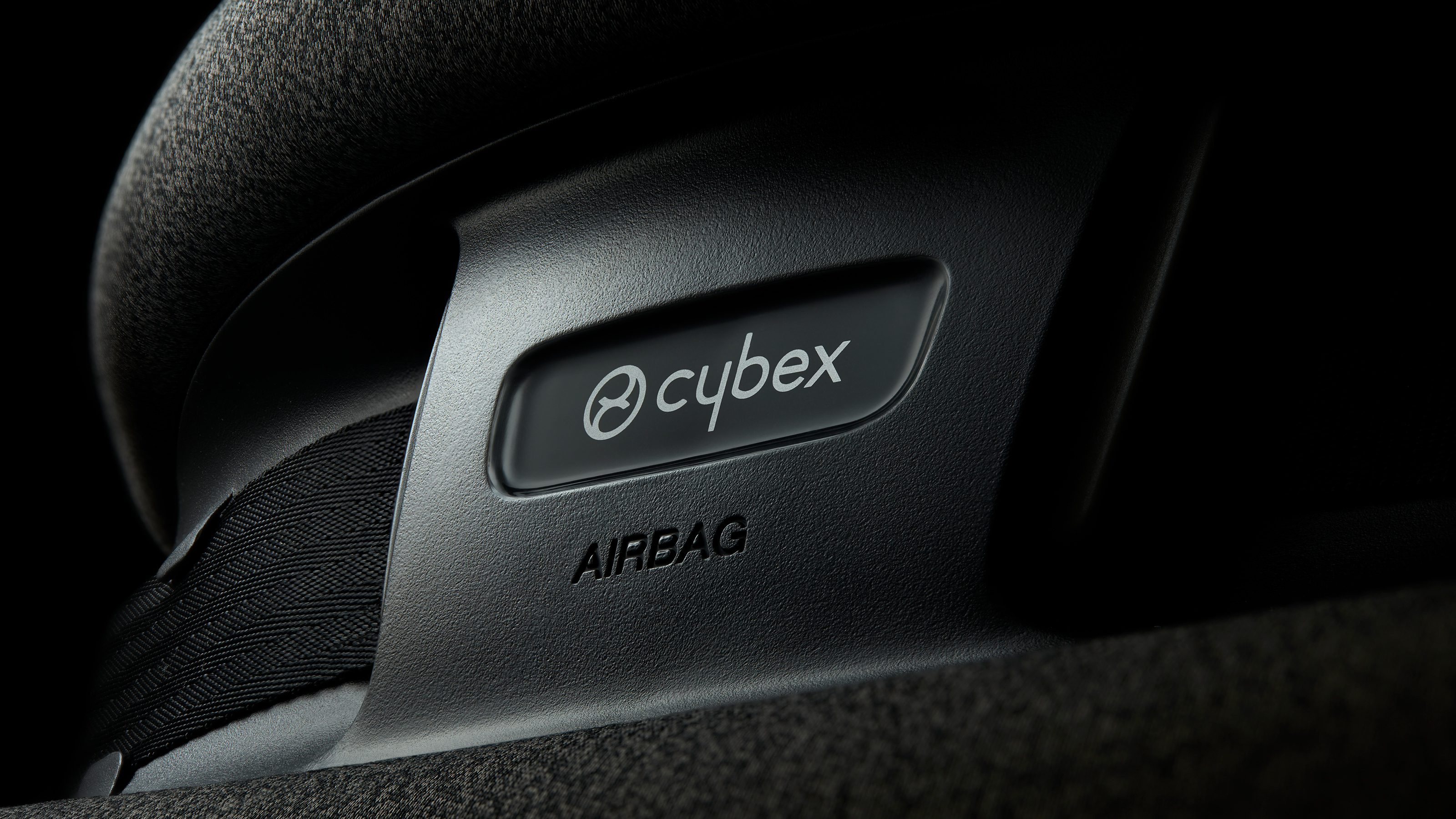 Cybex child car seat - badge