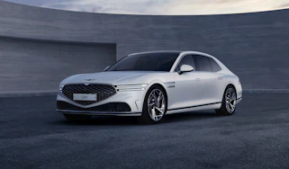 Genesis G90 - front