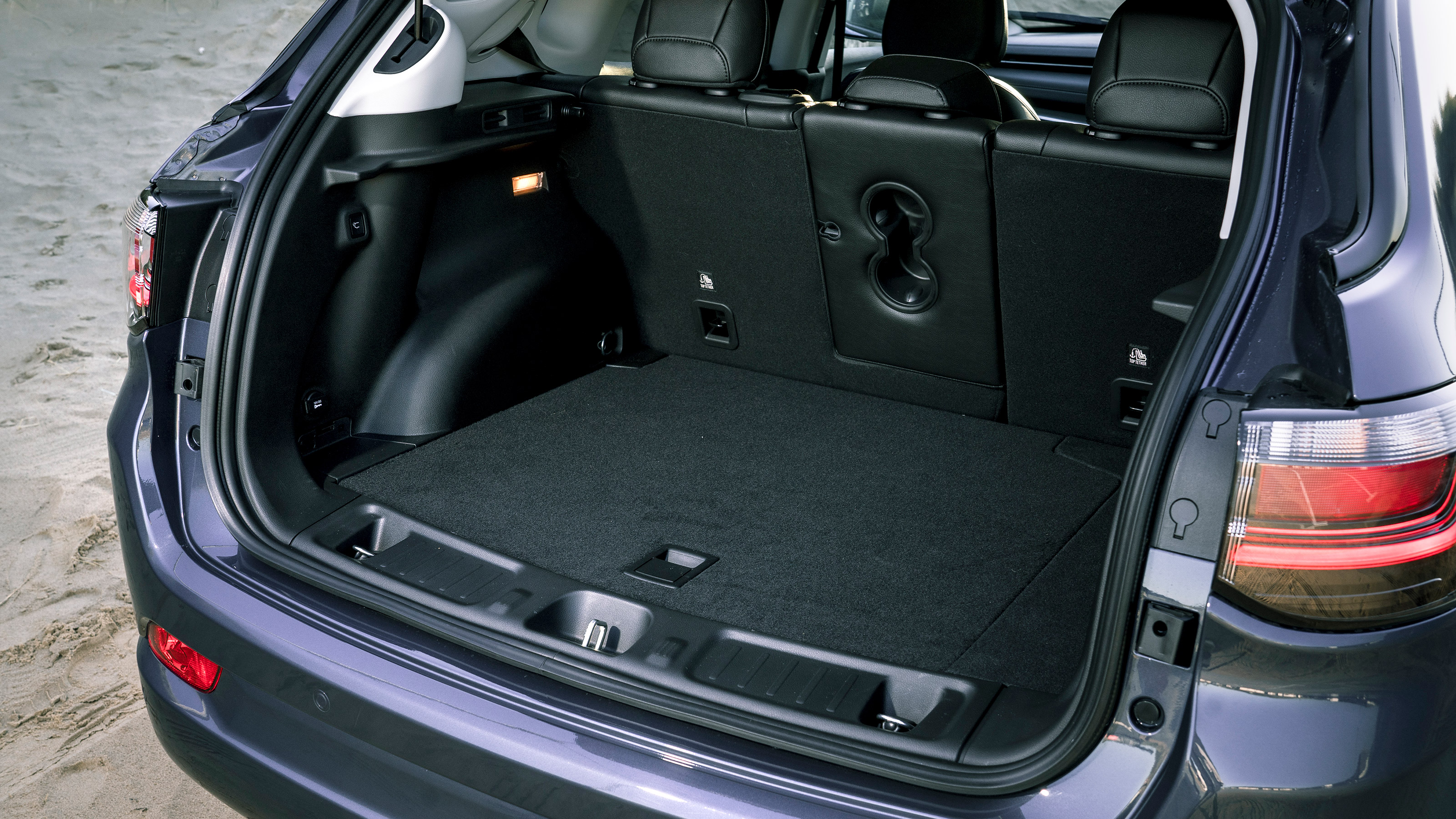 Jeep Compass 4xe - boot