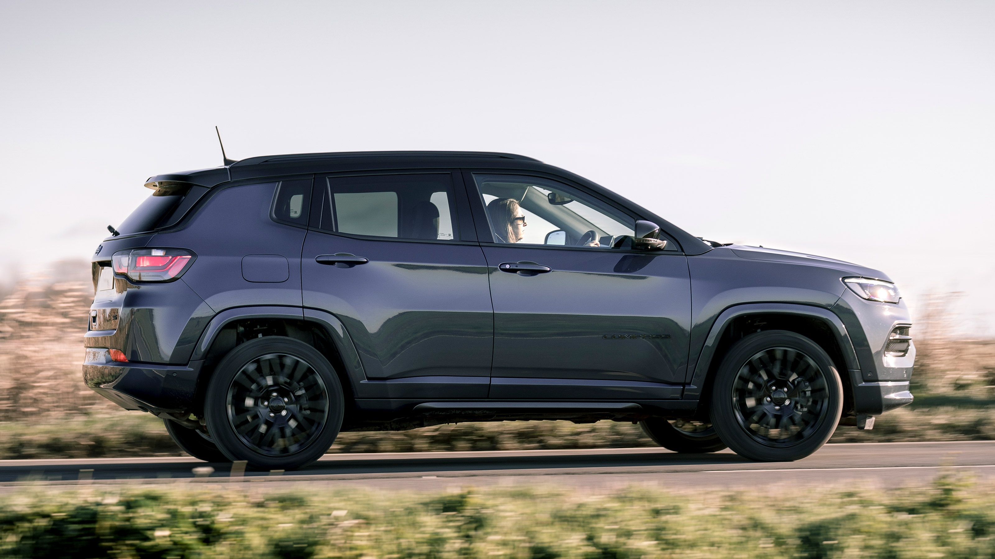 Jeep Compass 4xe - side
