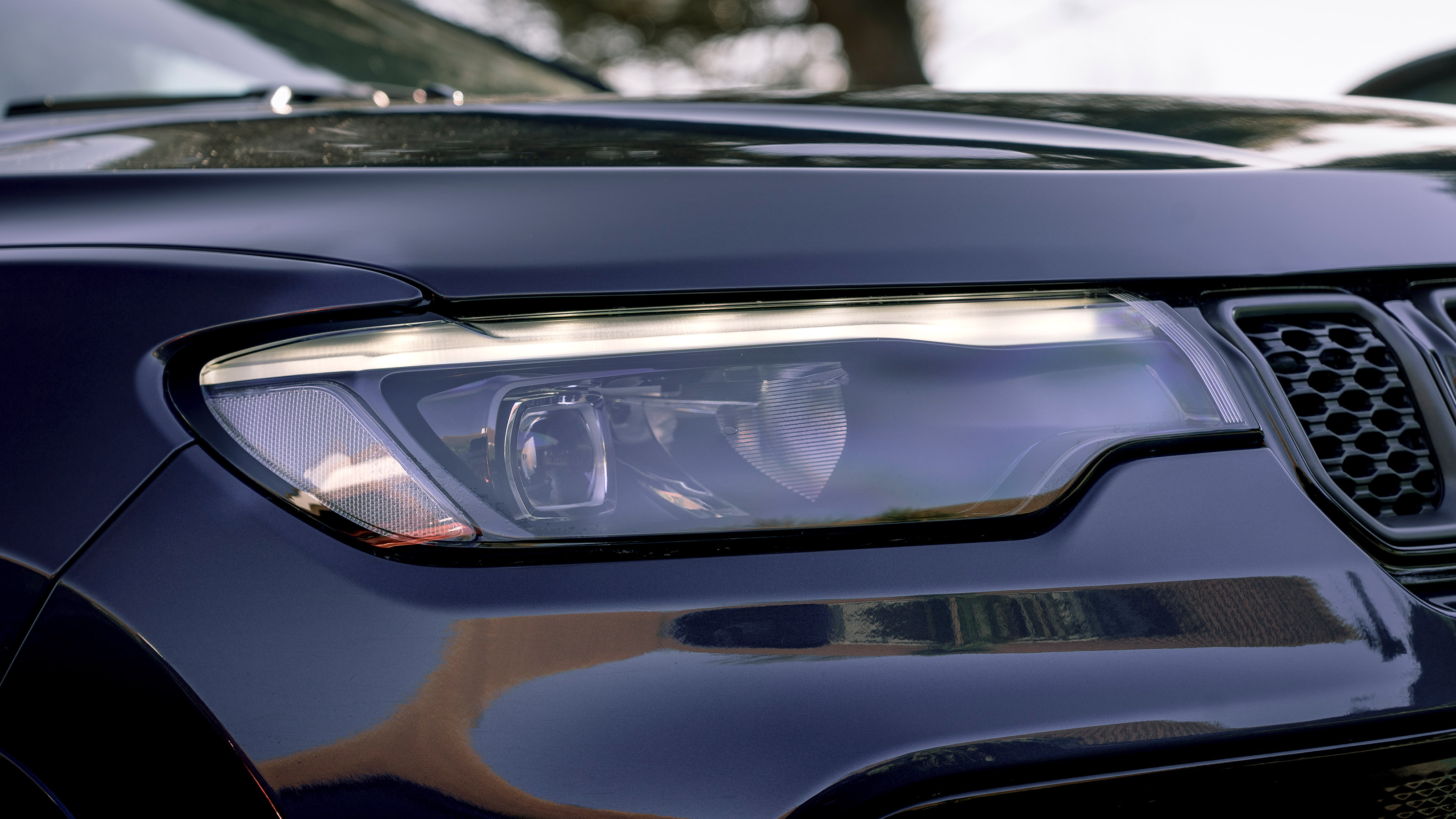 Jeep Compass 4xe - front light