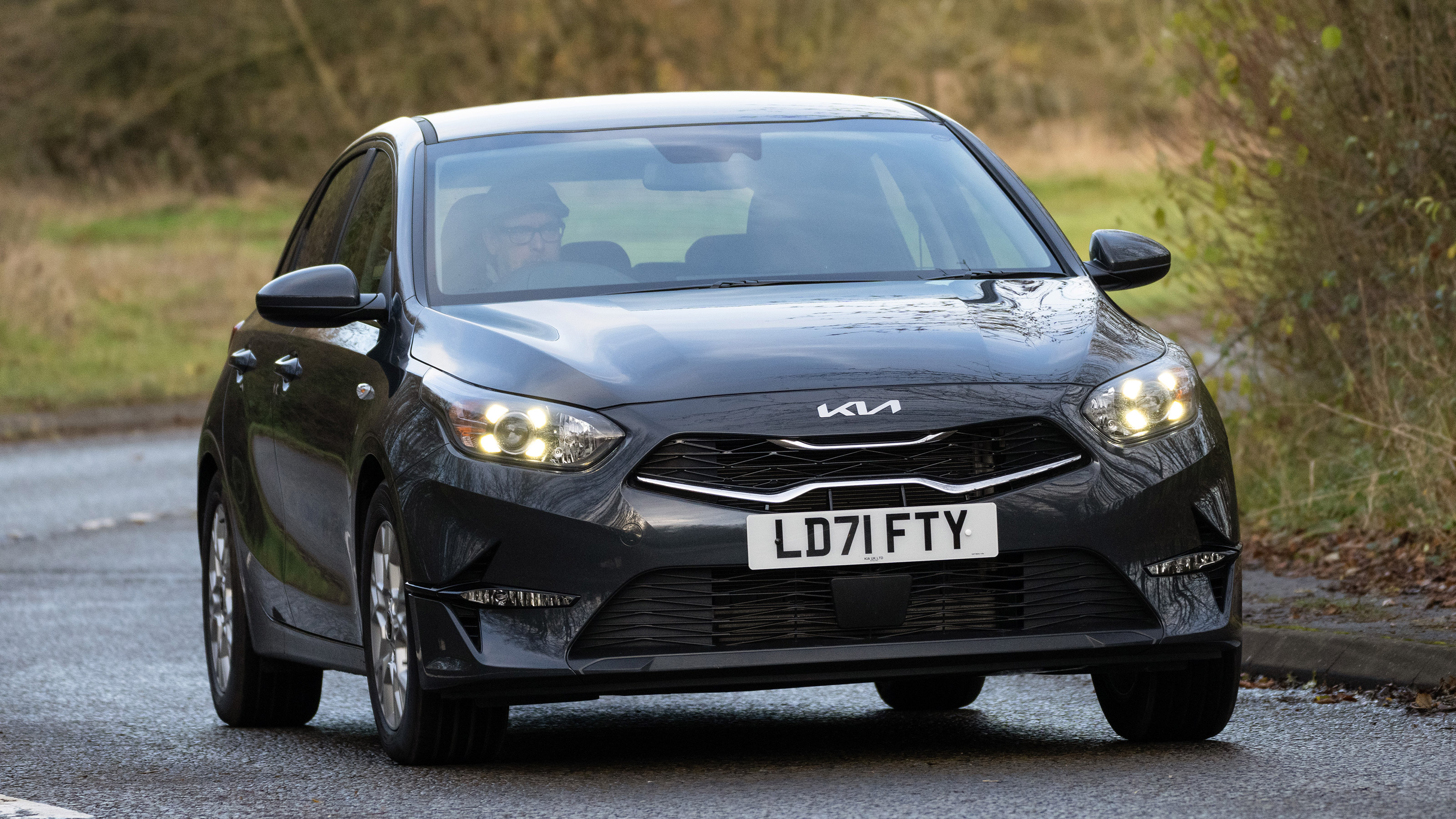 Kia Ceed - front cornering
