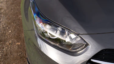Kia Ceed - front lights