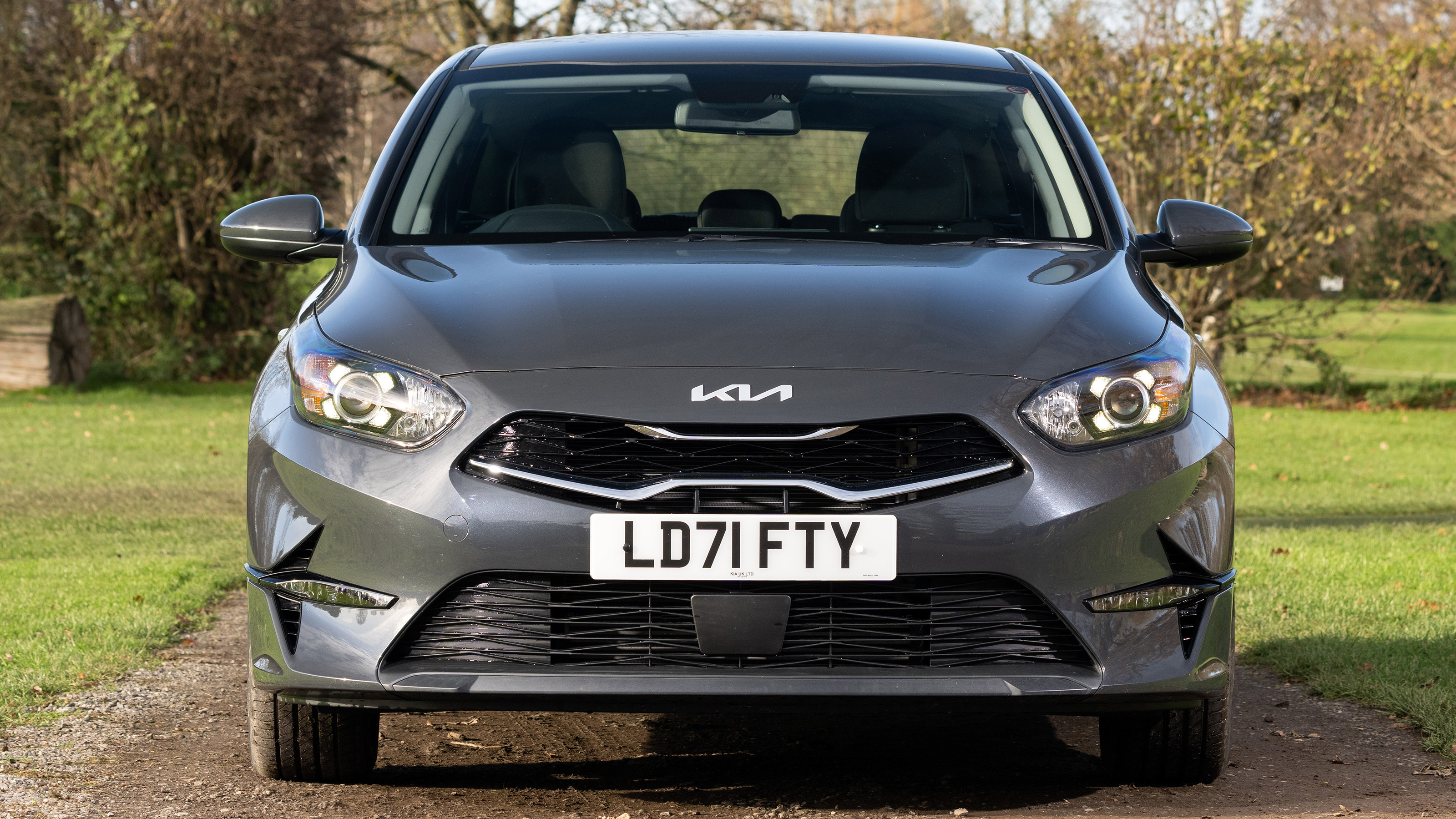 Kia Ceed - full front static