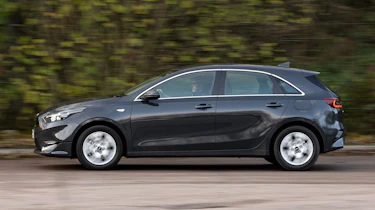 Kia Ceed - side