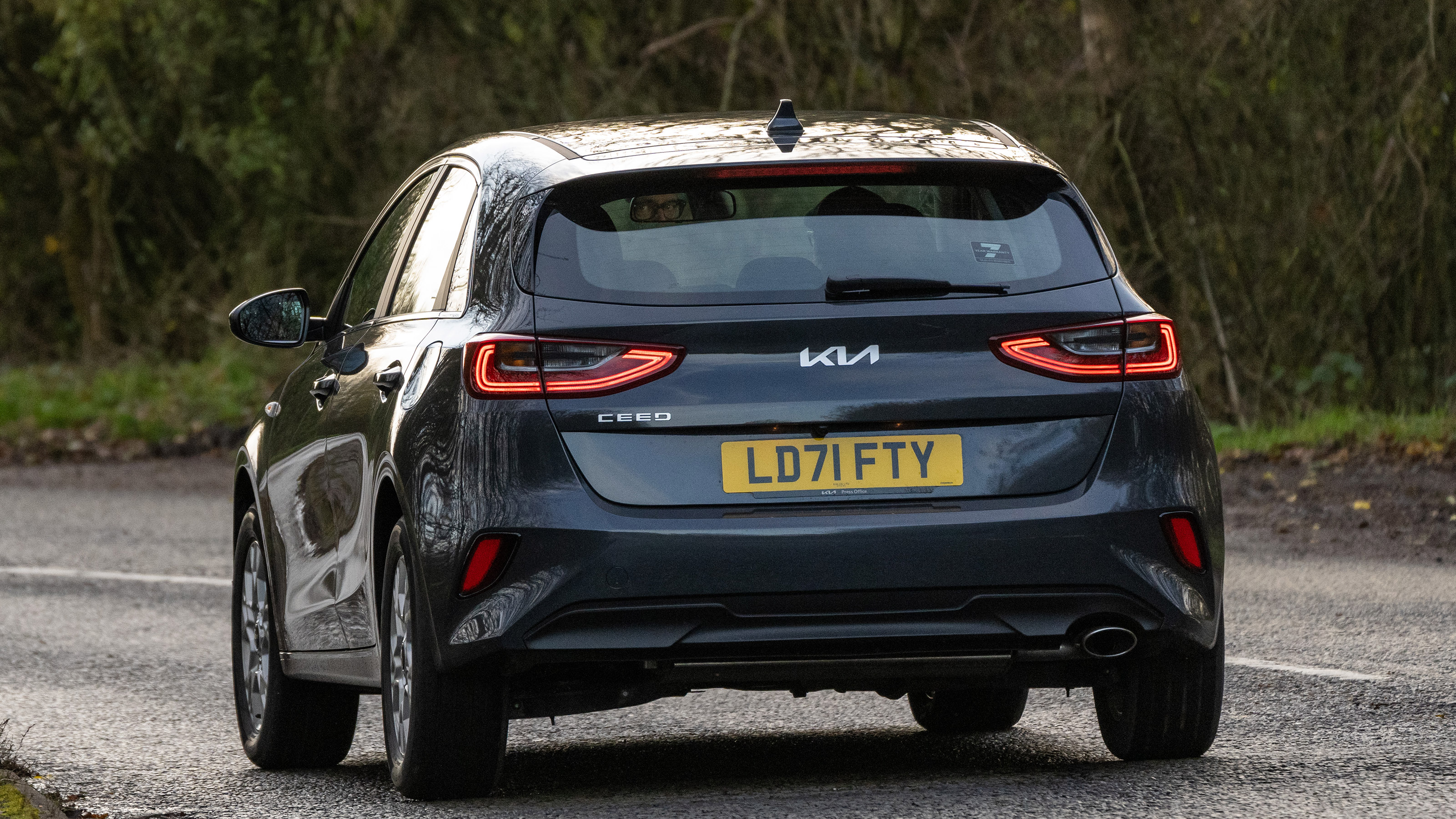 Kia Ceed - rear cornering