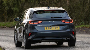 Kia Ceed - rear cornering