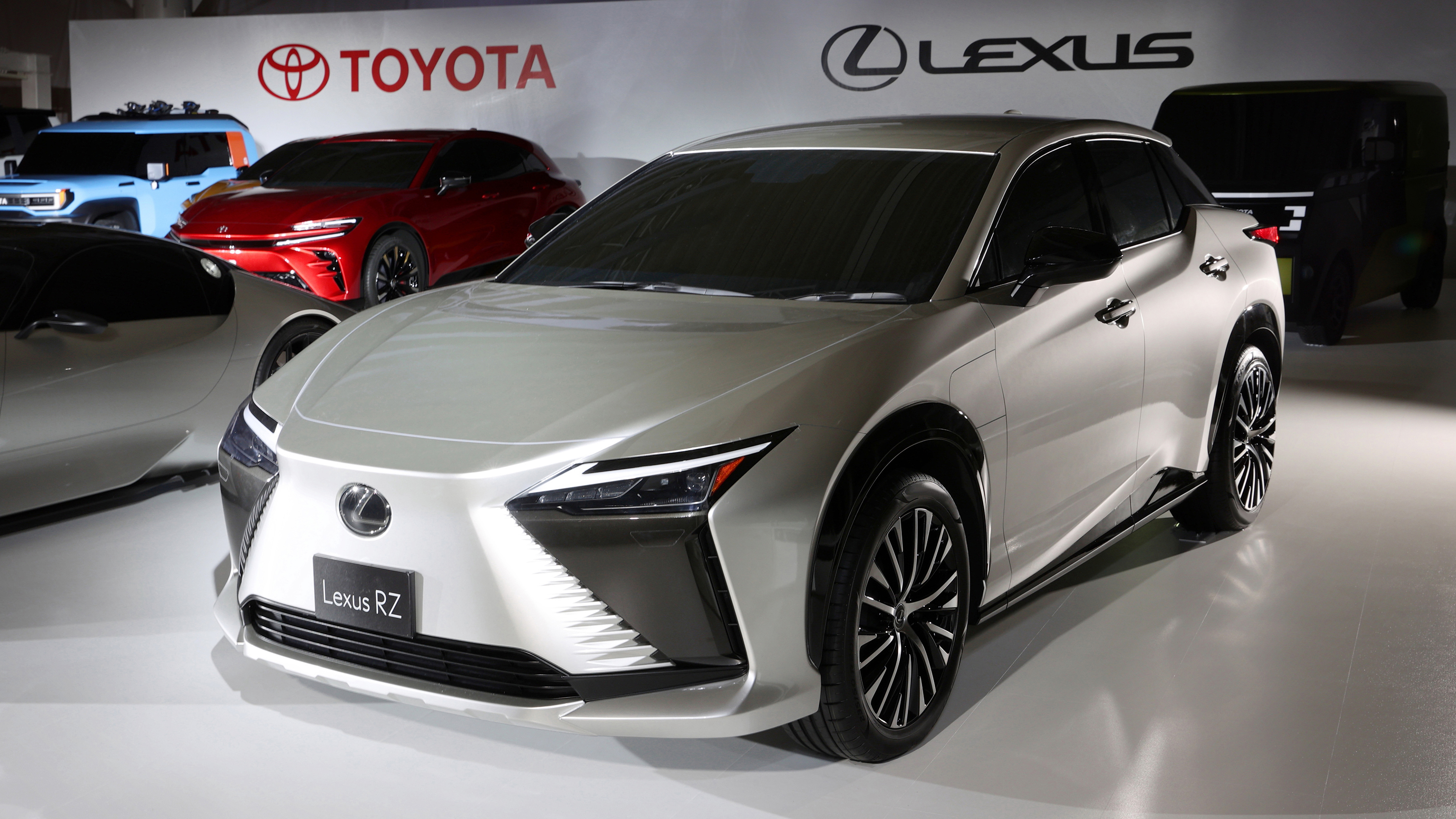 Lexus RZ