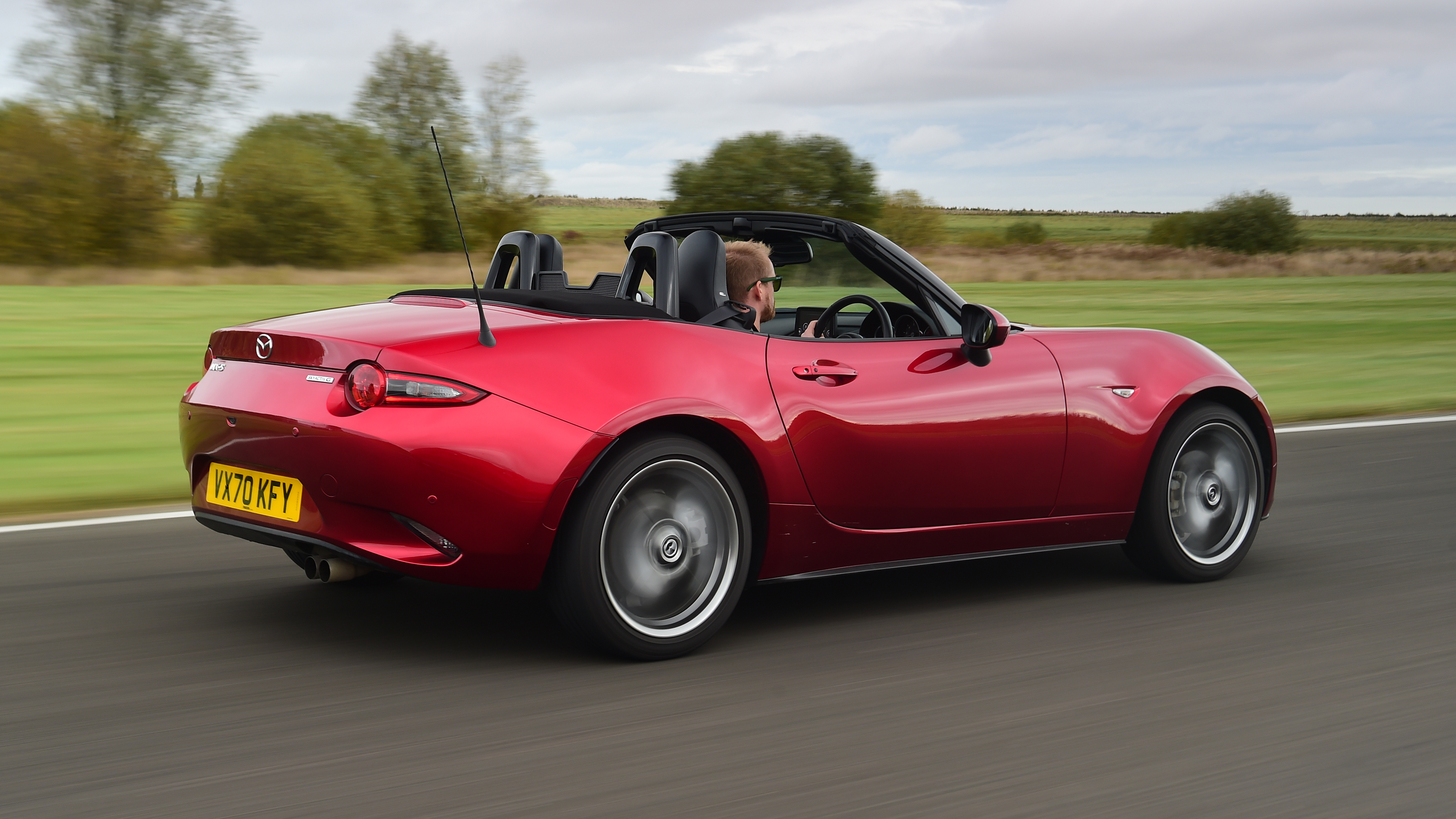 Mazda MX-5 - rear tracking