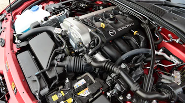 Mazda MX-5 - engine