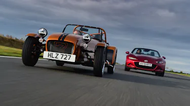 Caterham 170R vs Mazda MX-5
