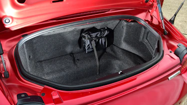 Mazda MX-5 - boot