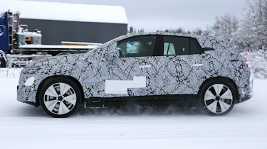 Mercedes EQE SUV - side