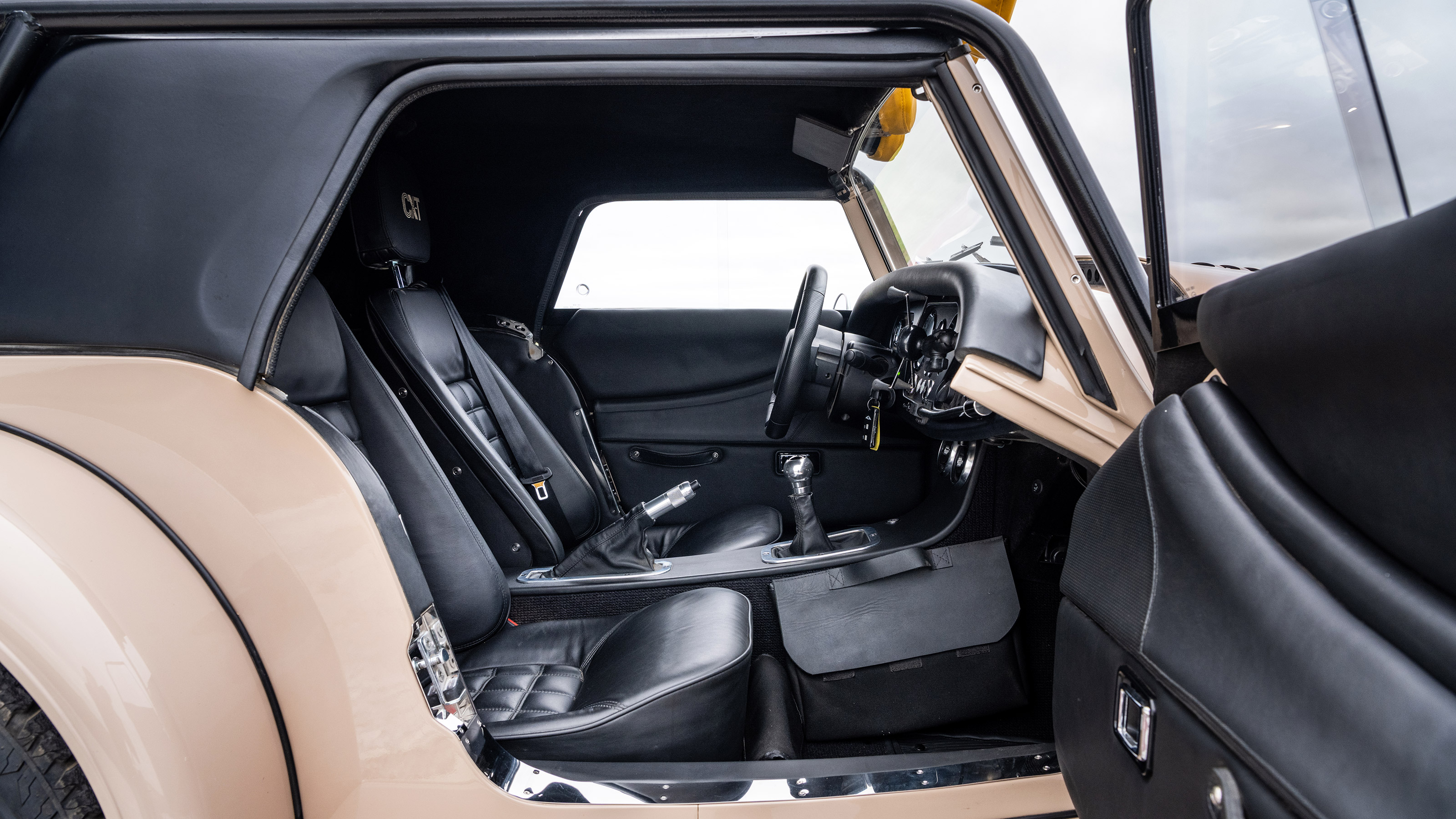 Morgan Plus Four CX-T - door open