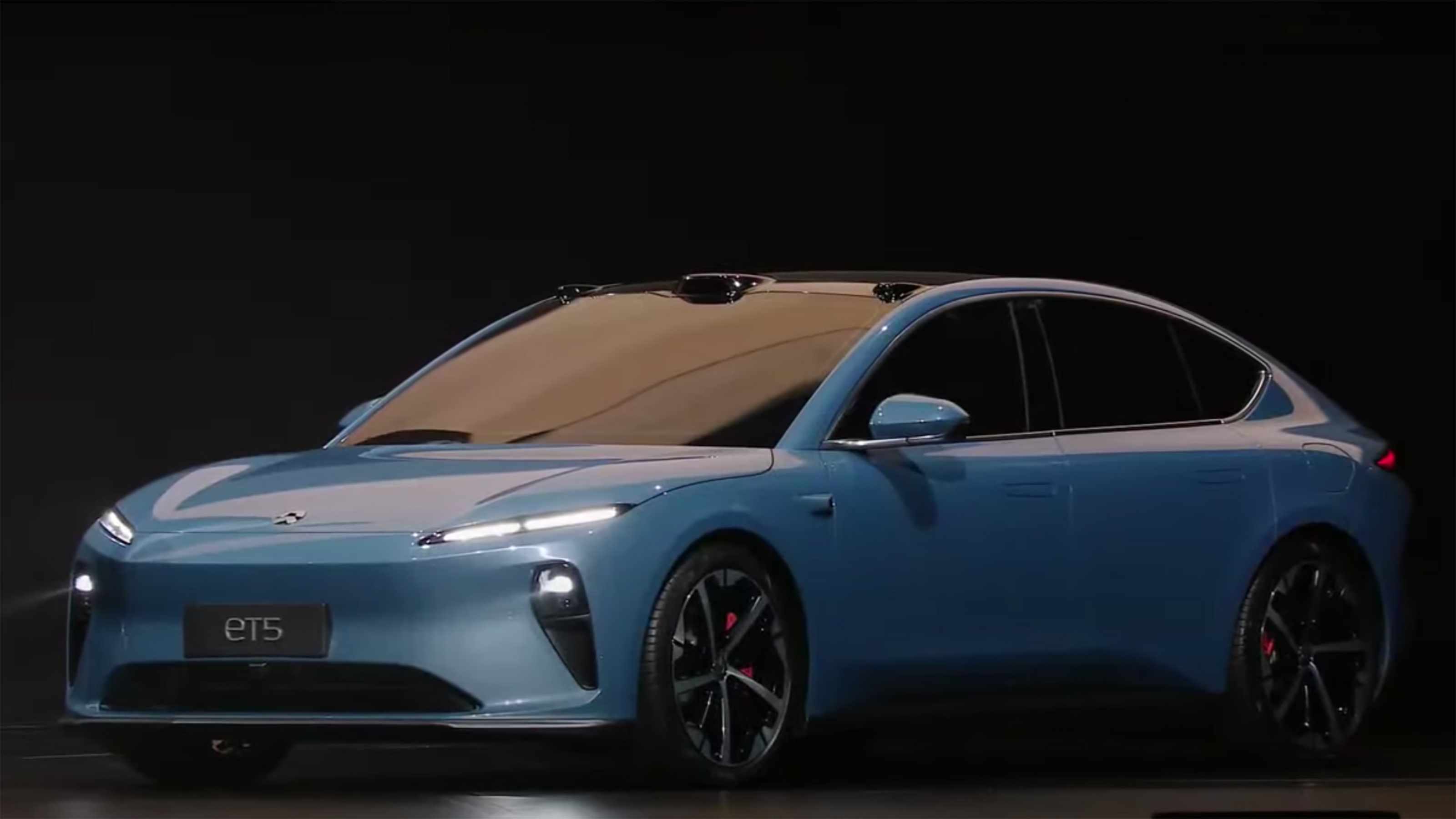 NIO ET5 - front