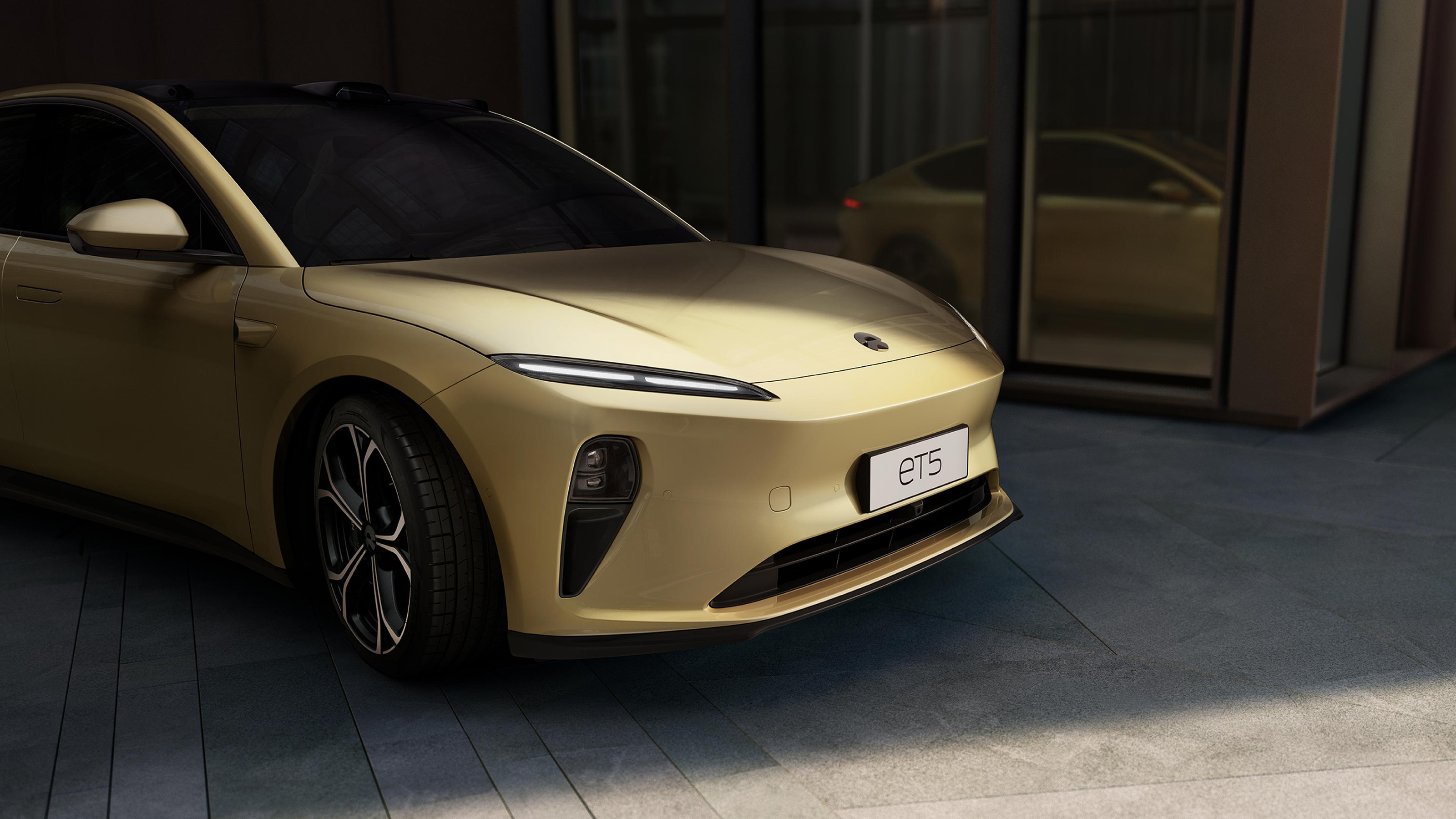NIO ET5 - front