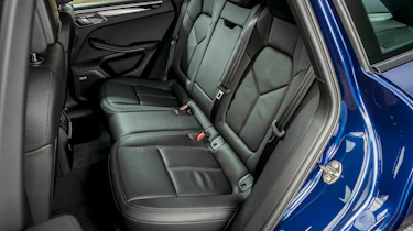 Porsche Macan 2.0 2022 - rear seats