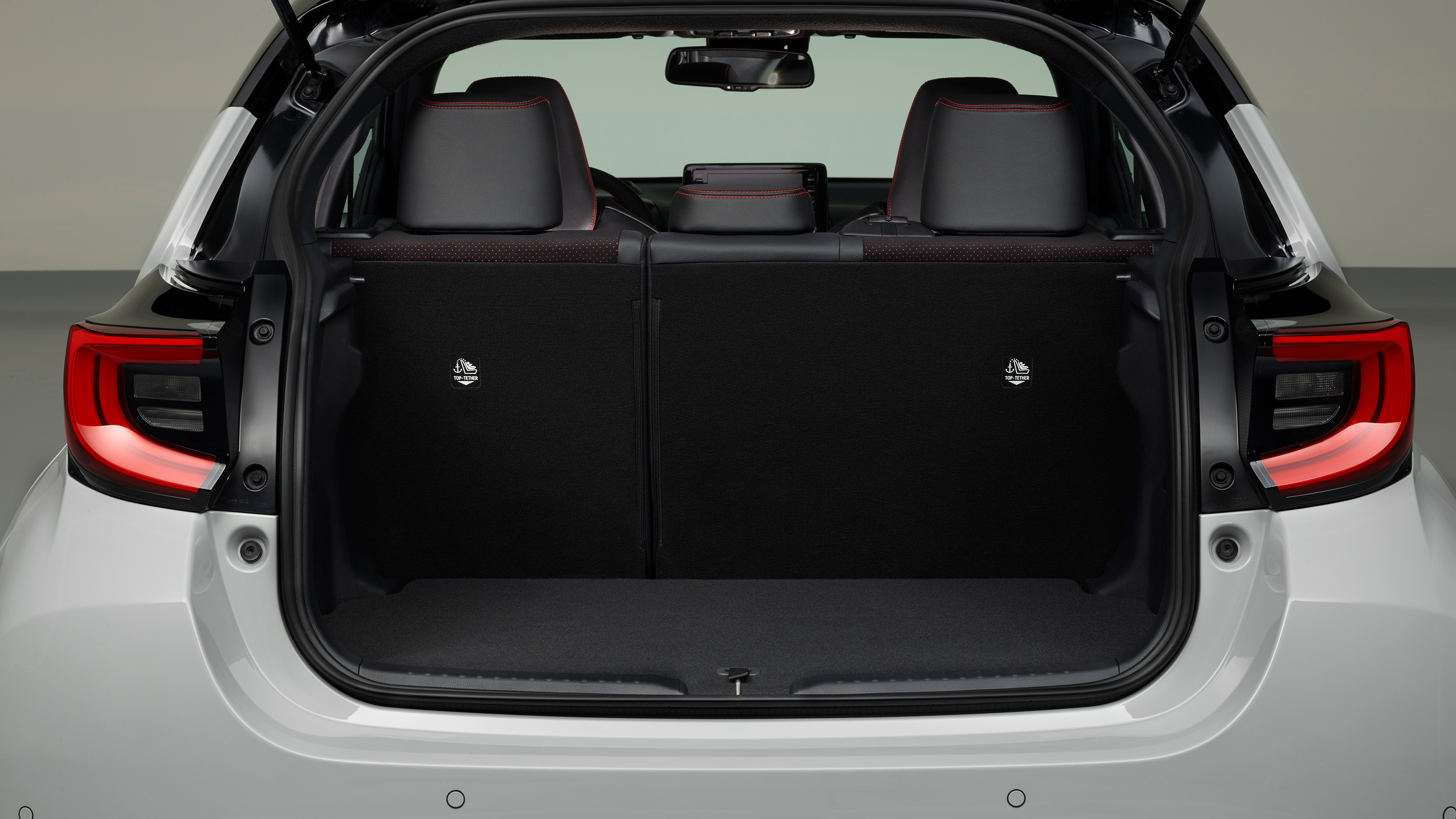 Toyota Yaris GR Sport - boot