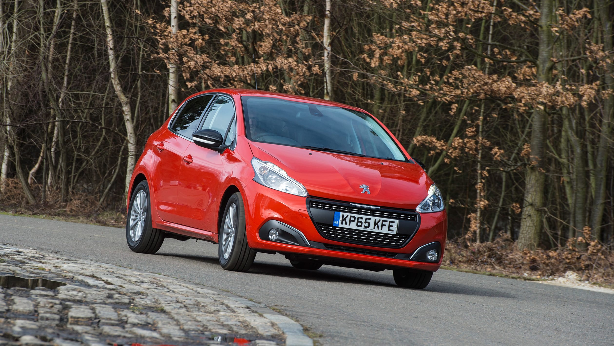 Used Peugeot 208 Mk1 - front cornering