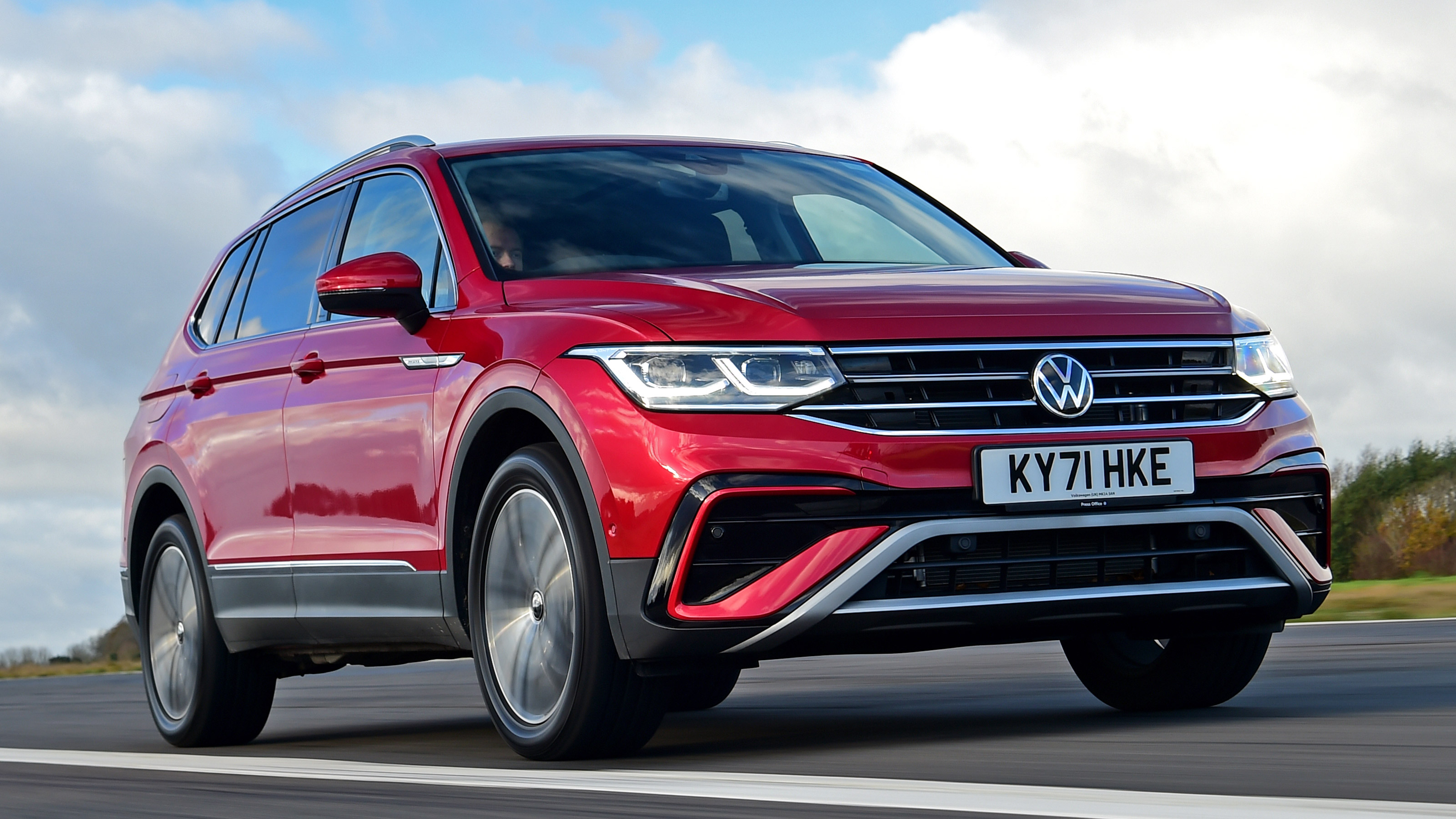 Volkswagen Tiguan Allspace - front action