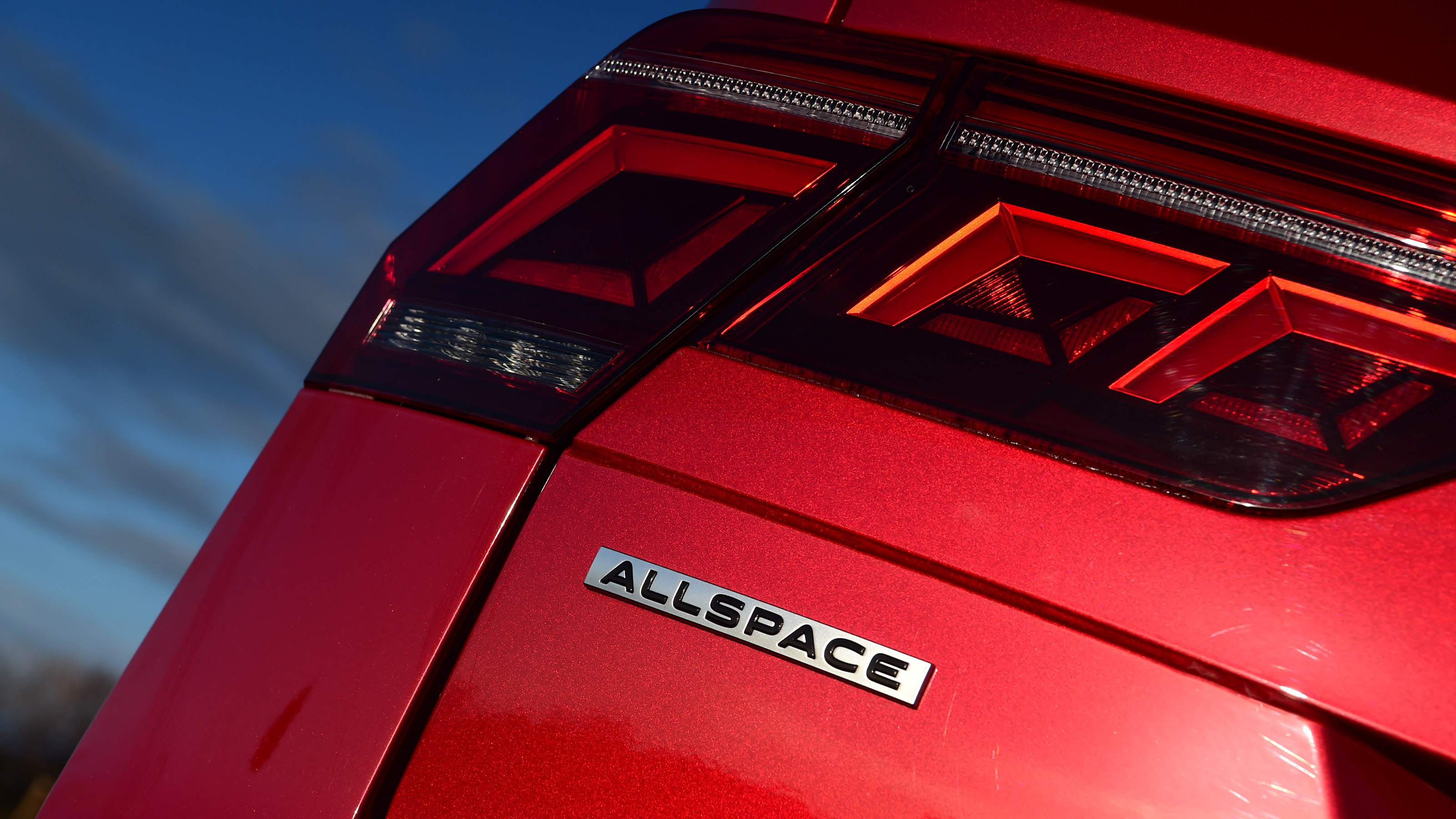 Volkswagen Tiguan Allspace - badge