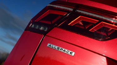 Volkswagen Tiguan Allspace - badge