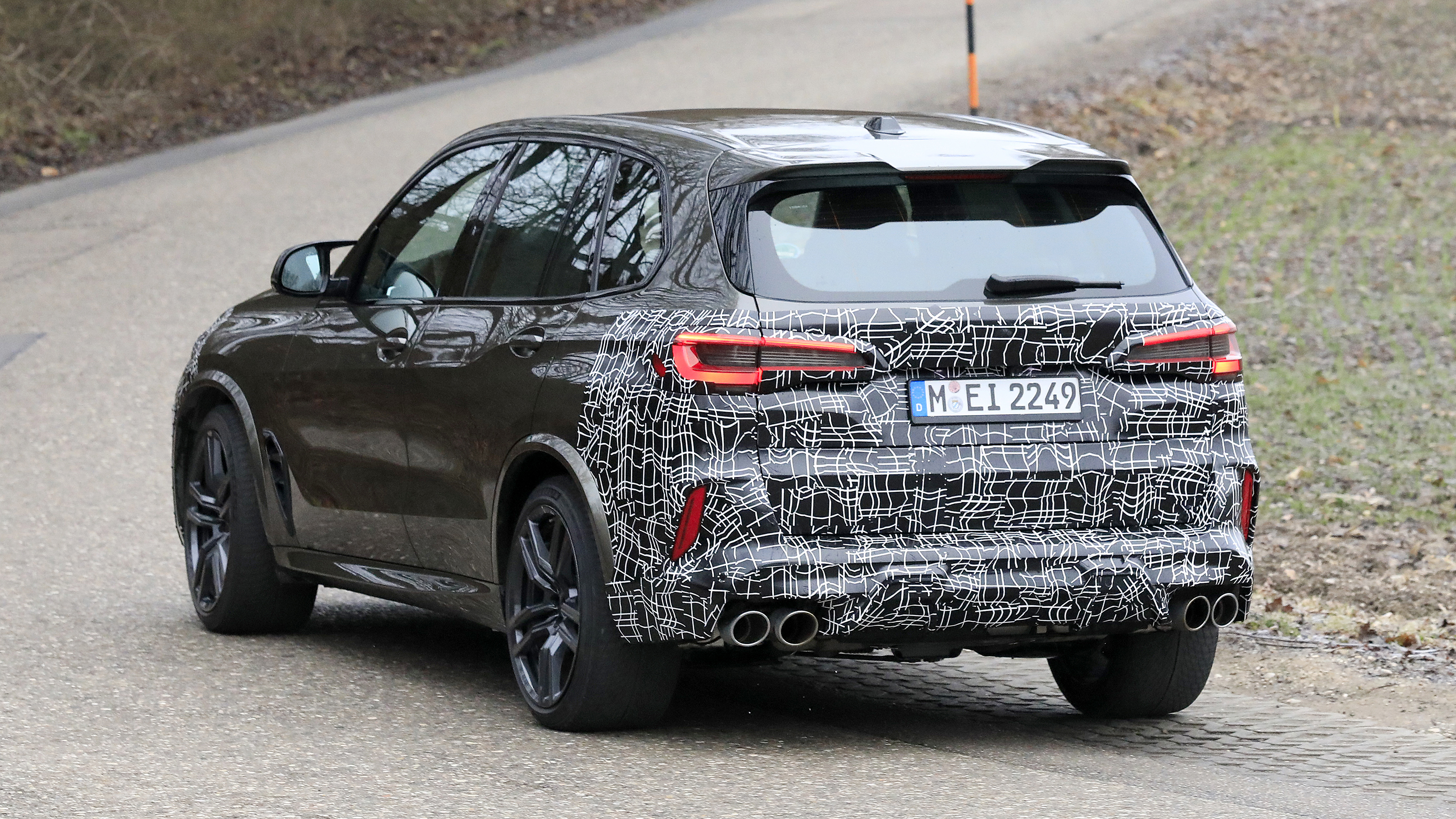 BMW X5 M spy - rear