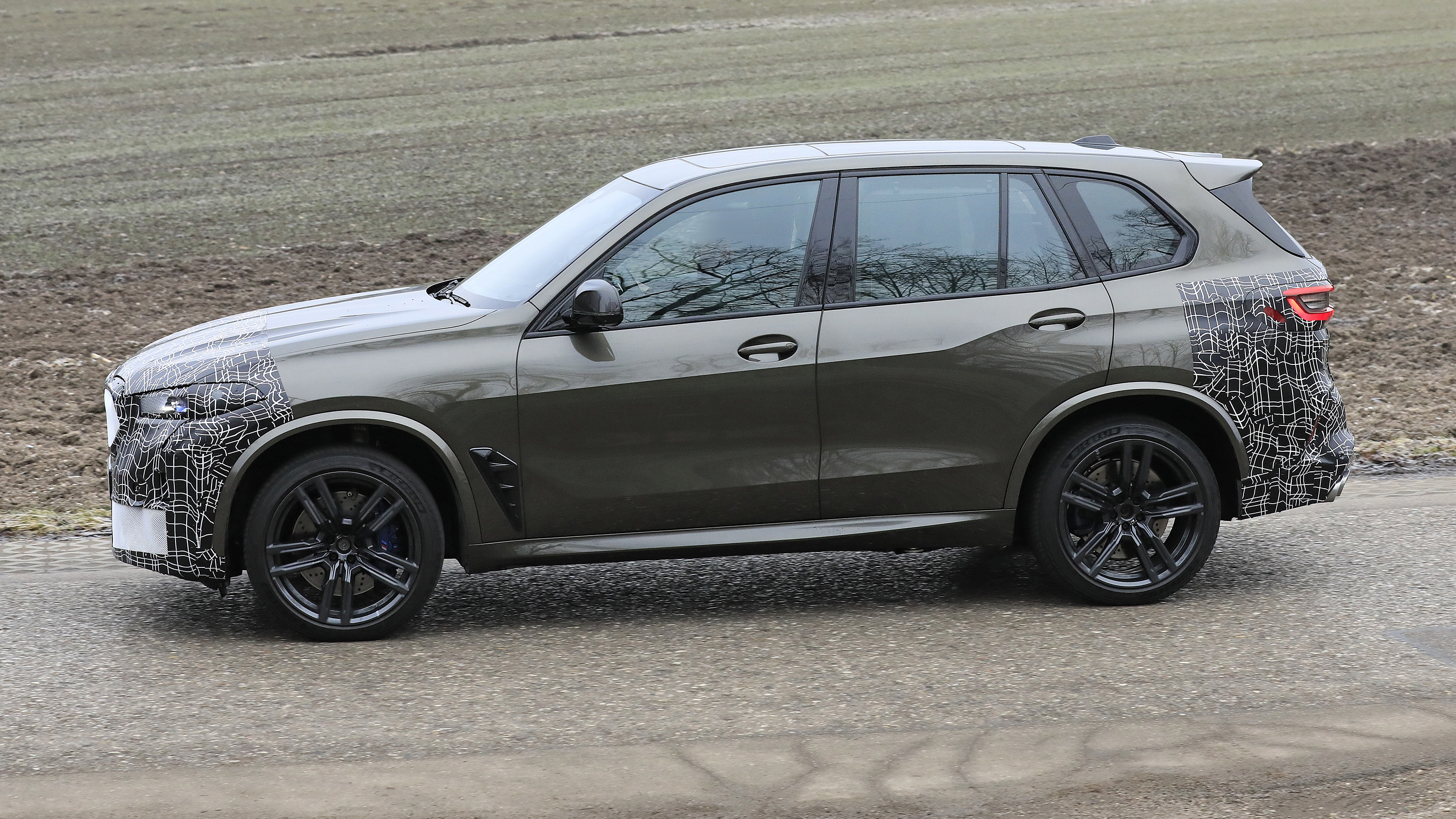 BMW X5 M spy - side