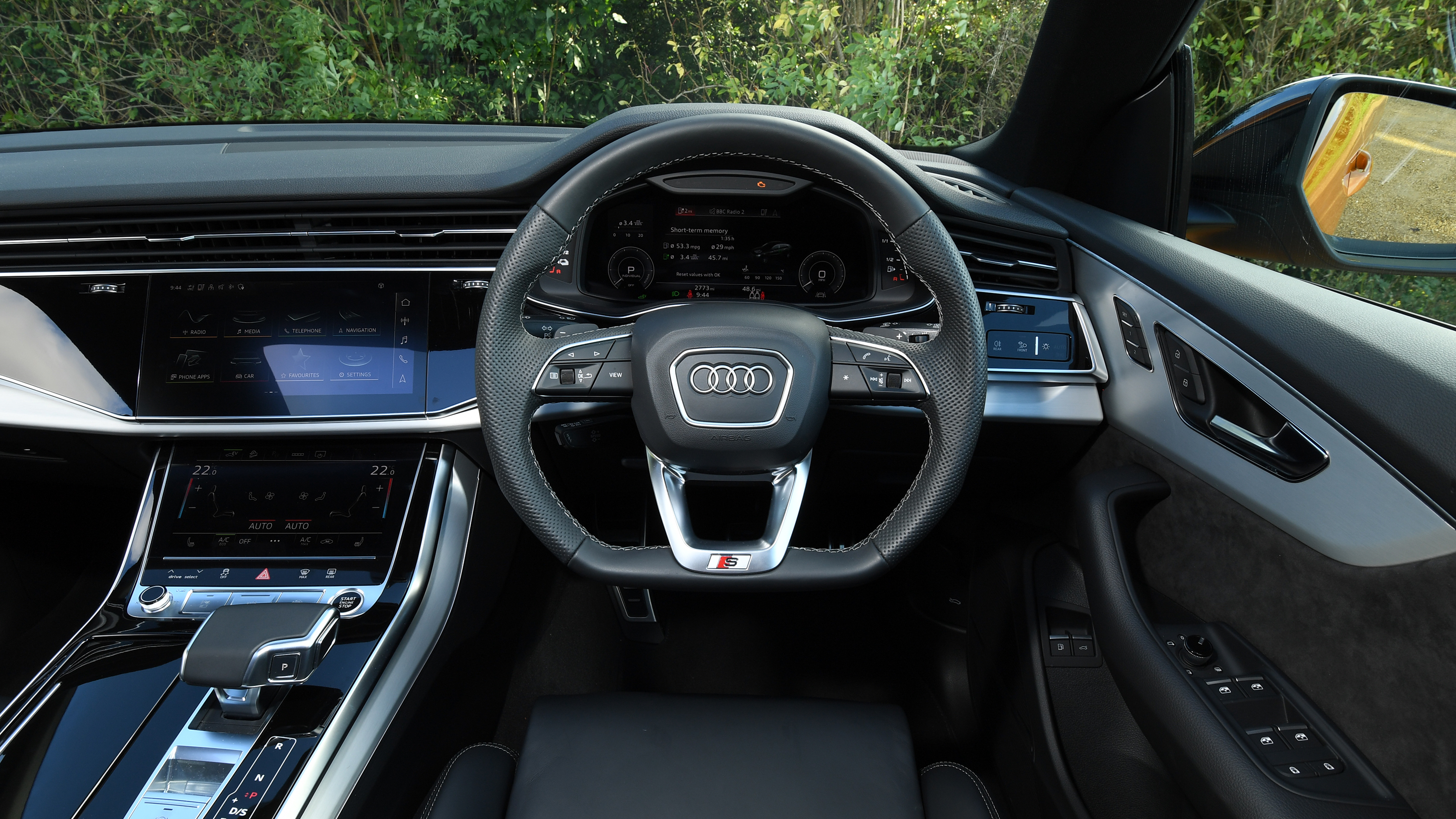 Audi Q8 PHEV - interior