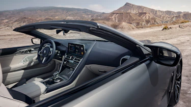 BMW 8 Series facelift 2022 - convertible interior